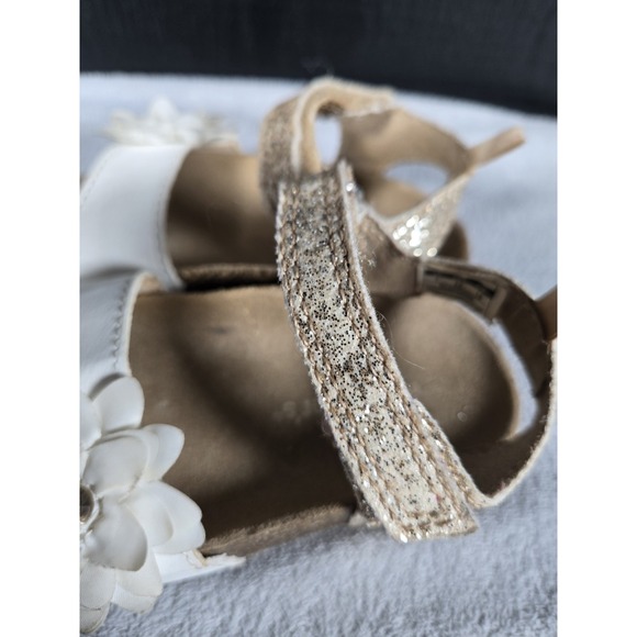 Girls Carter's Strap Sandals Flower White/gold 7c - Picture 6 of 9